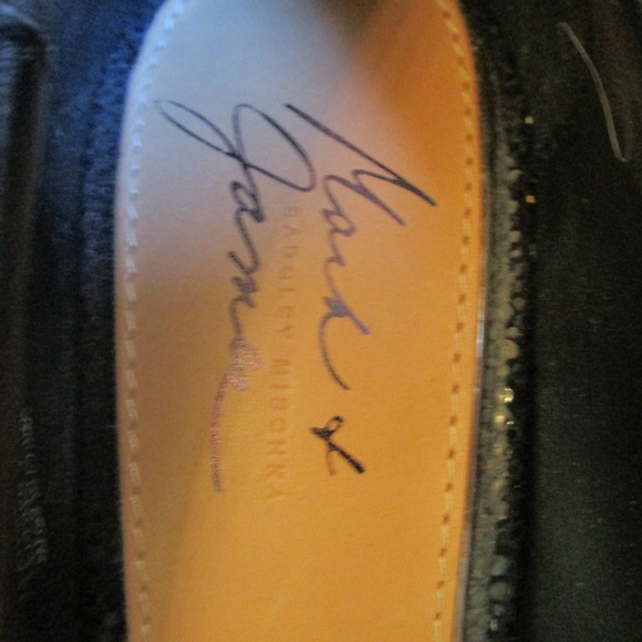 Badgley Mischka Mark And James Black Leather Heels - Picture 4 of 8